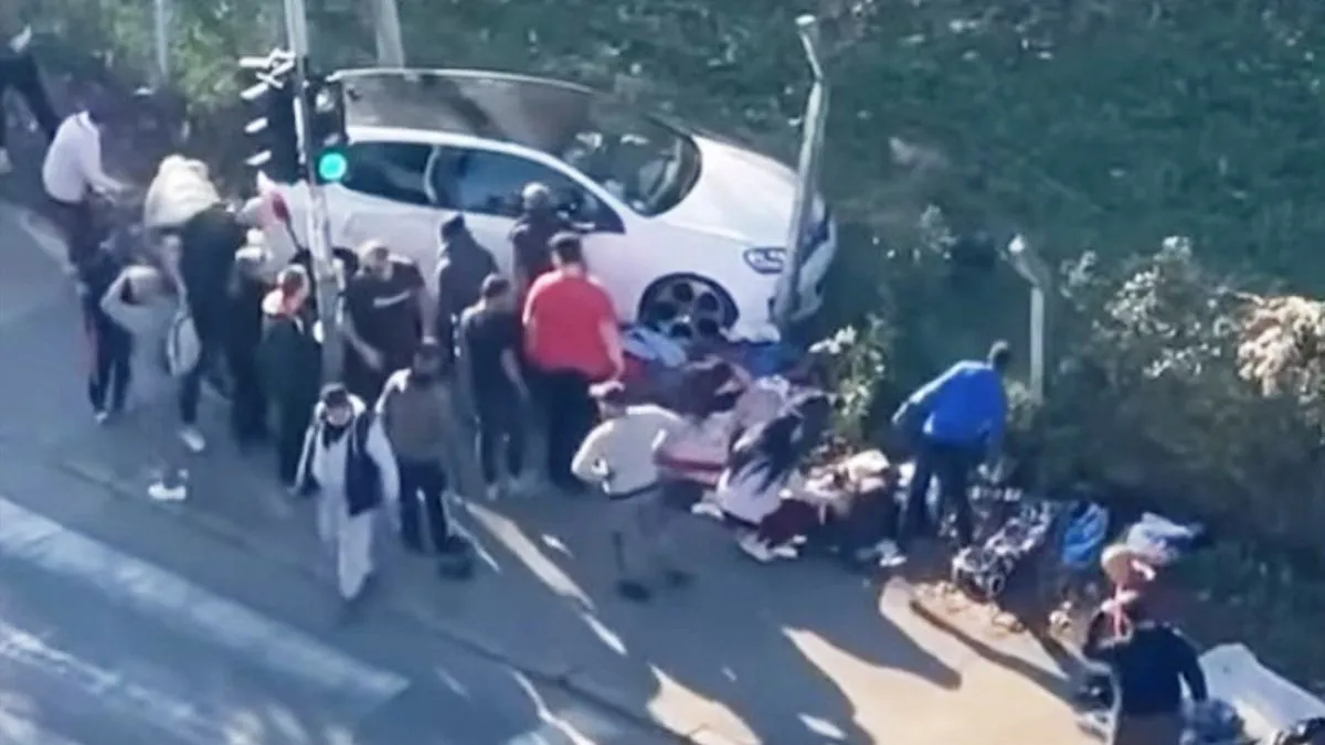 Kako se dijeli na društvenim mrežama, automobil je uletio u ulične prodavače