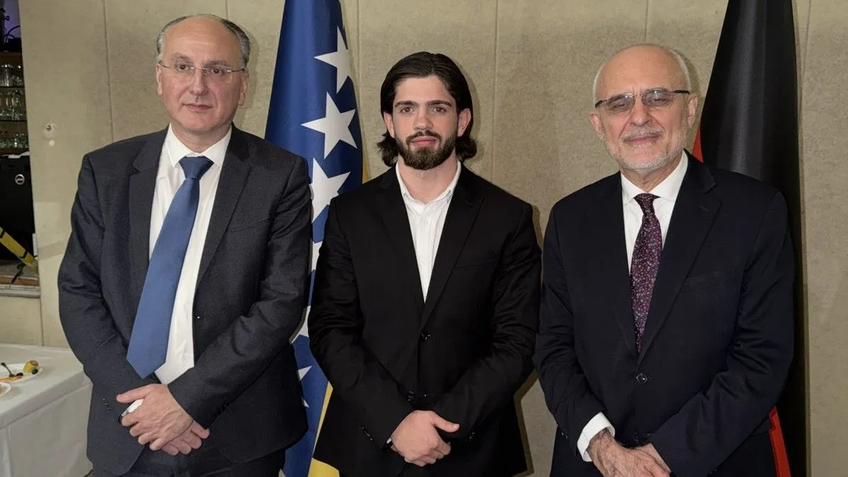 Tokom večeri govorio je uspješni bh. biznismen Suad Bešlić koji je dugo godina živio u Njemačkoj a onda se odlučio vratiti u BiH