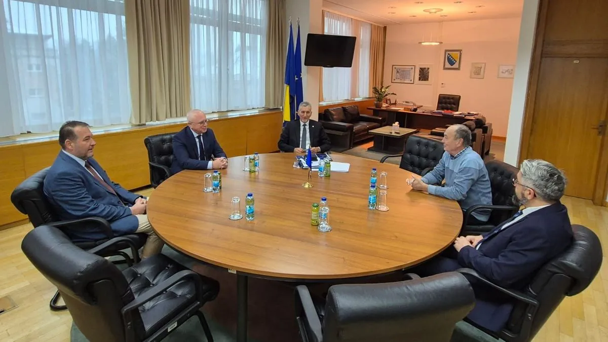 Tokom sastanka istaknuta je važnost uspostave Matičnog društva bošnjačkih vijeća, koje se  prevashodno bavi temeljnim identitetskim pitanjima Bošnjaka.