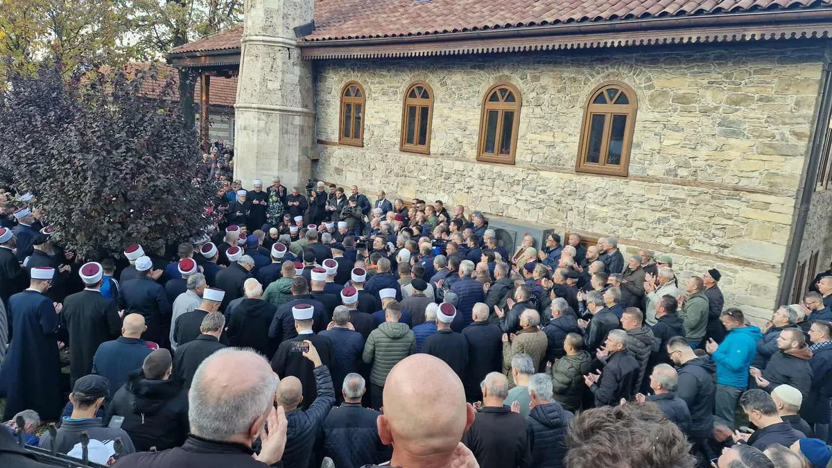 Tokom zatvorskog života kompletirao je učenje Kur'ana napamet što mu je pomoglo da lakše prebrodi svoje zatvorske dane