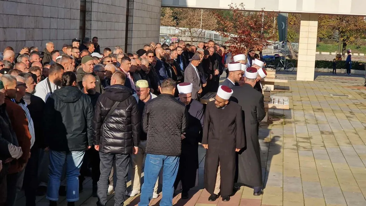 Tokom zatvorskog života kompletirao je učenje Kur'ana napamet što mu je pomoglo da lakše prebrodi svoje zatvorske dane