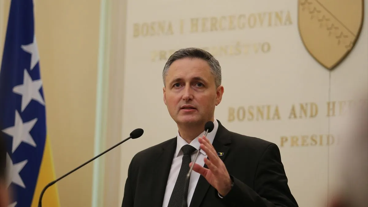 Sloboda medija je od krucijalne važnosti za novinare i sve medijske uposlenike, kao i za svaku demokratsku državu, poručio je Bećirović