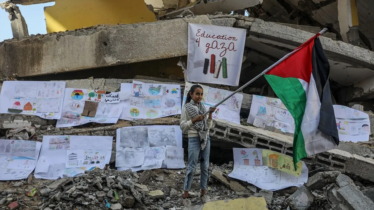 Djeca iz Gaze priredila izložbu umjetnosti na ruševinama za Svjetski dan djece