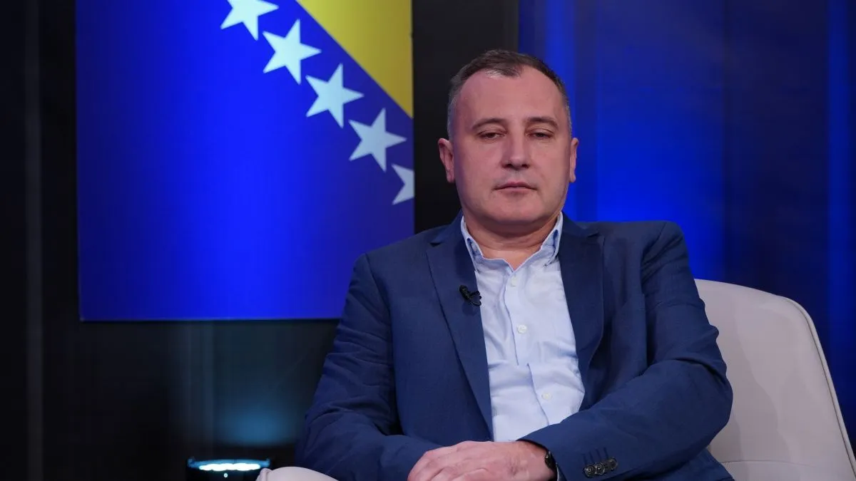 Bujak je naglasio kako se veoma malo zna o dalekim epohama naše prošlosti te da BiH nije od 25. septembra 1943.  