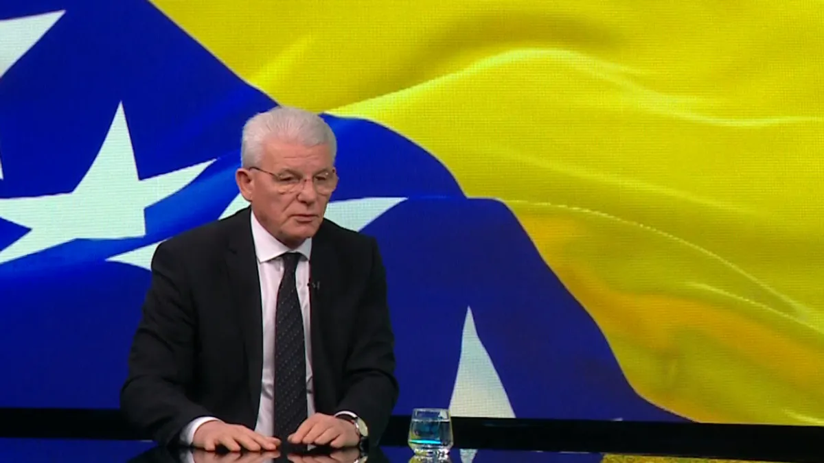 U neizvjesnim globalnim okolnostima, BiH se suočava sa brojnim izazaovima koje uključuju stalne blokade rada Vijeća ministara BiH i neredovna zasjedanja oba doma Parlamenta BiH..