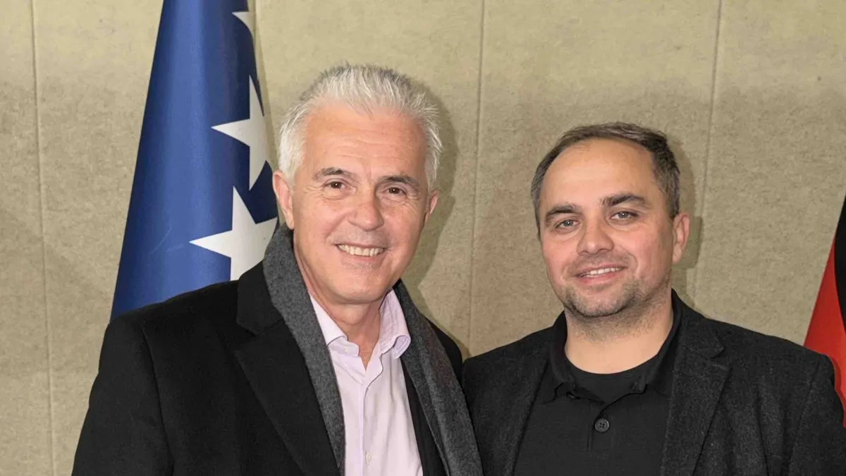 Tokom večeri govorio je uspješni bh. biznismen Suad Bešlić koji je dugo godina živio u Njemačkoj a onda se odlučio vratiti u BiH