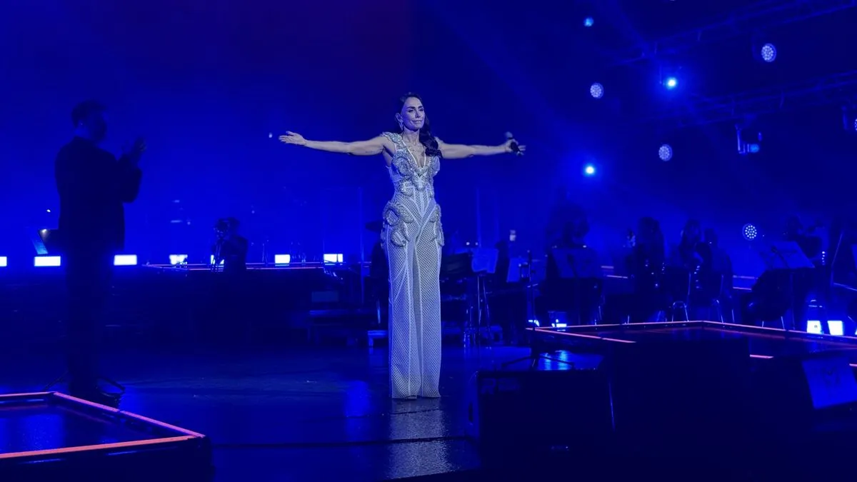 Emina je priznala da osjeća veliku tremu, a nije mogla sakriti ni suze zahvalnosti dok je publika ovacijama dočekivala svaku pjesmu.