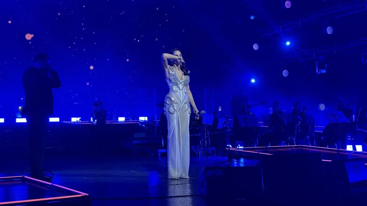 Emina je priznala da osjeća veliku tremu, a nije mogla sakriti ni suze zahvalnosti dok je publika ovacijama dočekivala svaku pjesmu.