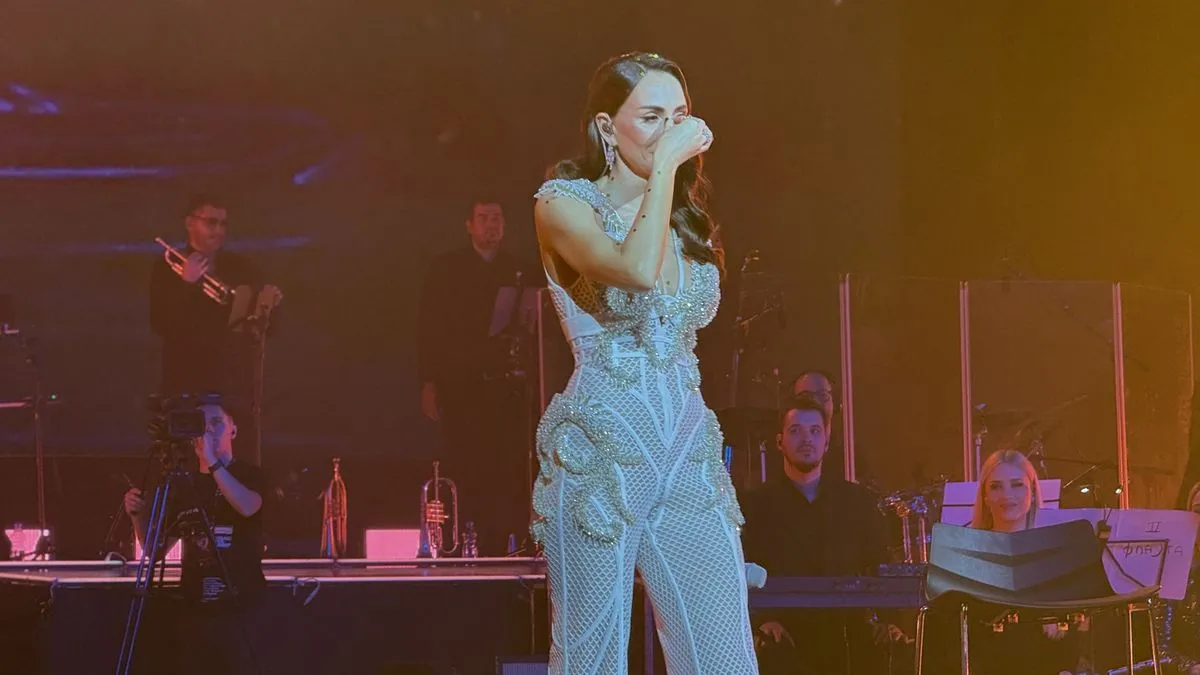 Emina je priznala da osjeća veliku tremu, a nije mogla sakriti ni suze zahvalnosti dok je publika ovacijama dočekivala svaku pjesmu.