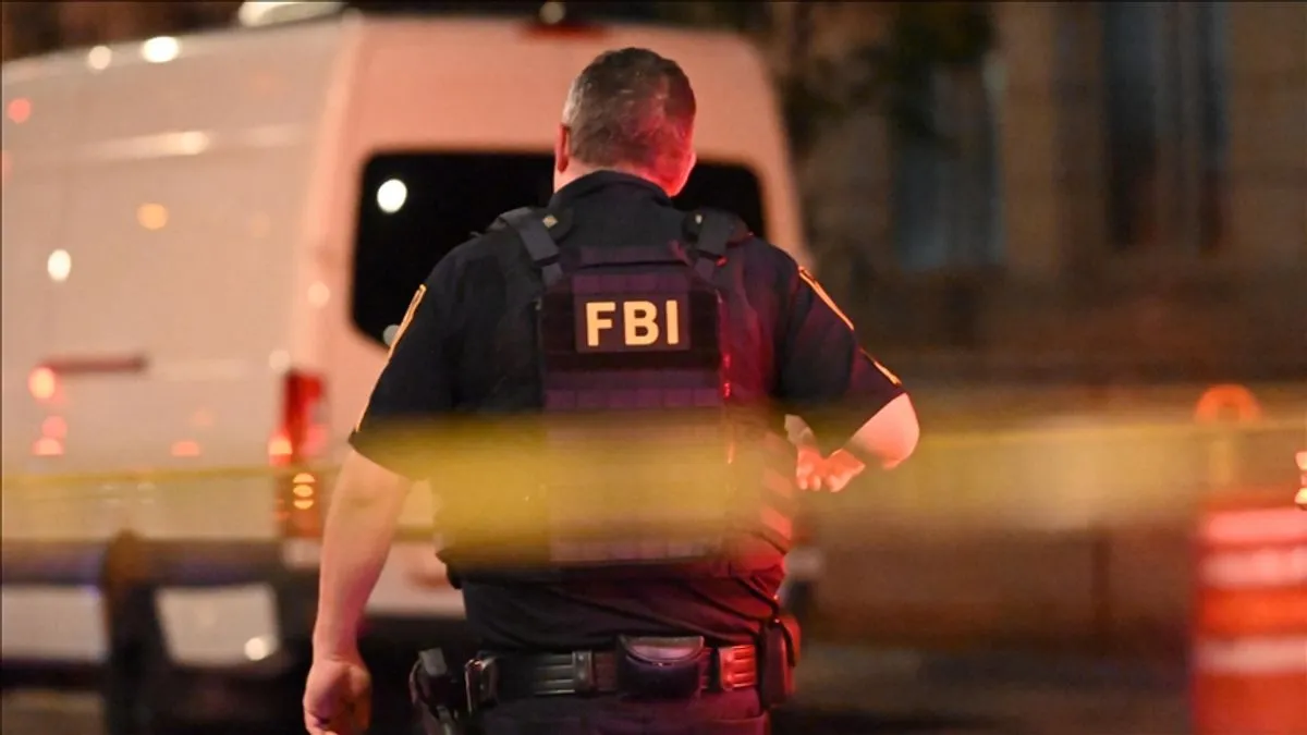 Restoran se nalazi otprilike jedan blok od Las Vegas Boulevarda, gdje se nalazi poznati gradski niz kazina i hotela.