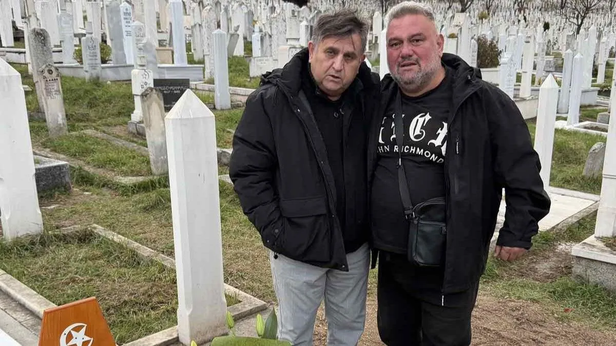 Prijatelj iz Hrvatske na mezaru Halida Bešlića: Suze same padaju za neponovljivom dušom