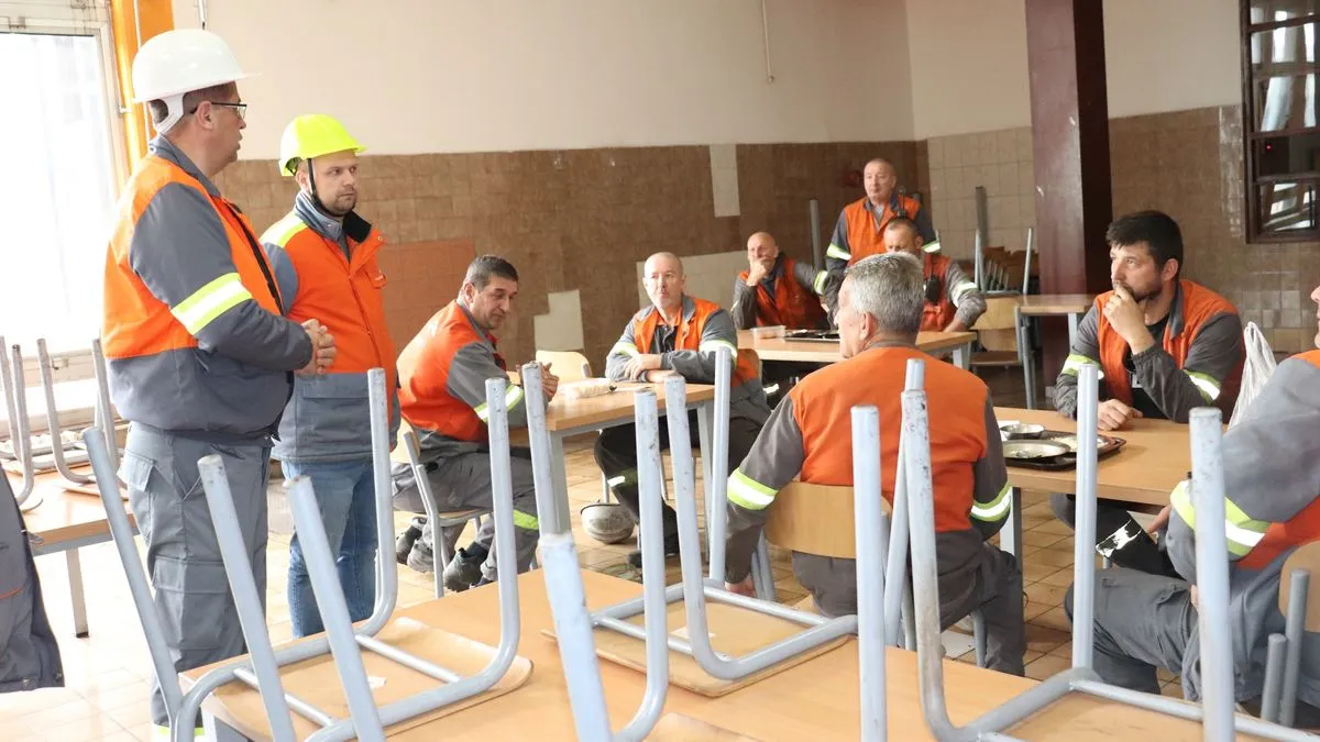 Liderstvo s prve crte: Hamzić prvu radnu subotu u Novoj Željezari proveo u pogonima s radnicima