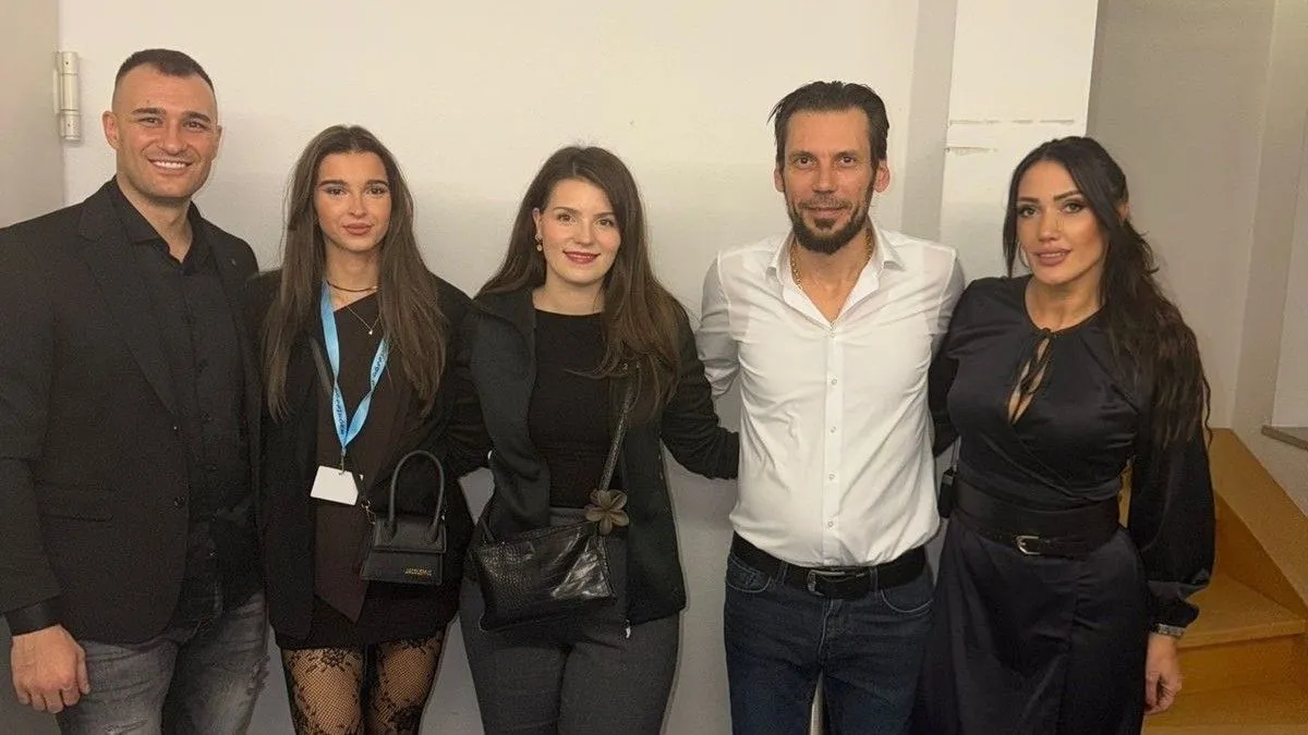 Na binu su tu večer igru pod nazivom ‘Sarajka djevojka’ donijeli članovi folklorne sekcije KUD’Mladi biseri’ iz Stuttgarta.