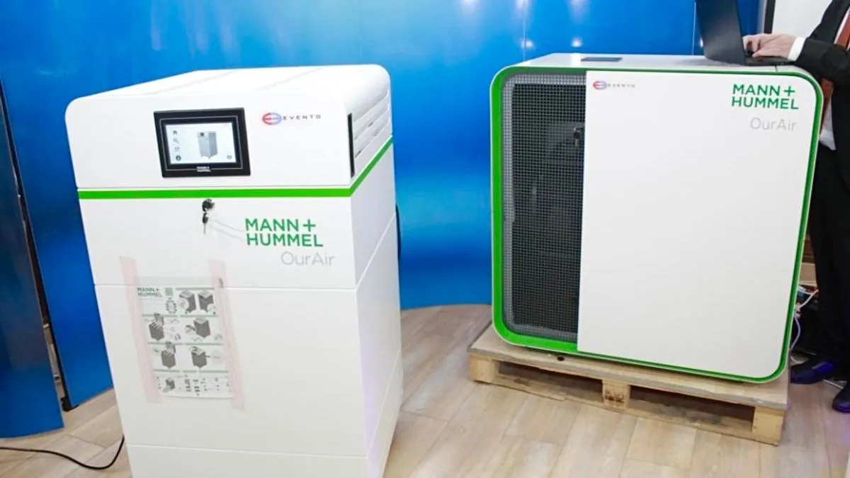 Tokom sastanka razgovarano je i o uređenju parka ispred zgrade DIP-a medonosnim biljem, kao i o planovima za postavljanje solarnih panela.