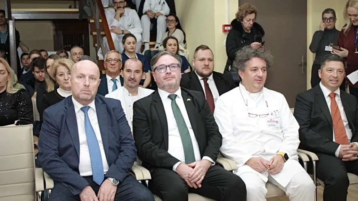 Tokom sastanka razgovarano je i o uređenju parka ispred zgrade DIP-a medonosnim biljem, kao i o planovima za postavljanje solarnih panela.