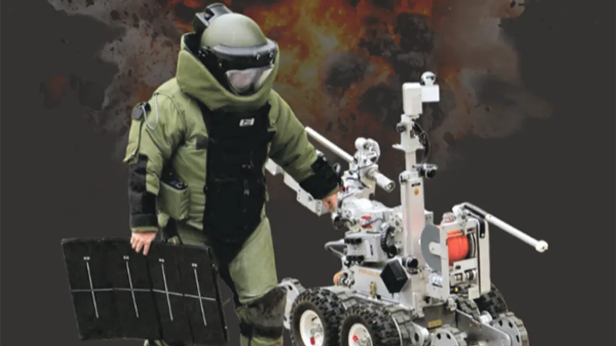 Ovo izdanje donosi sveobuhvatan spoj teorijskih osnova, operativnih procedura i praktičnih primjera iz policijske, vojne i civilne prakse