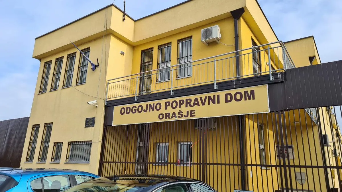 Pošiljka bila namijenjena osuđeniku M.H. (1988.) iz Matuzića