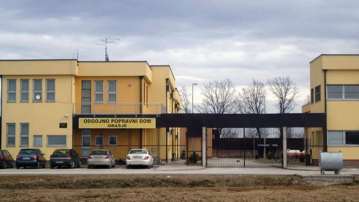 Pošiljka bila namijenjena osuđeniku M.H. (1988.) iz Matuzića