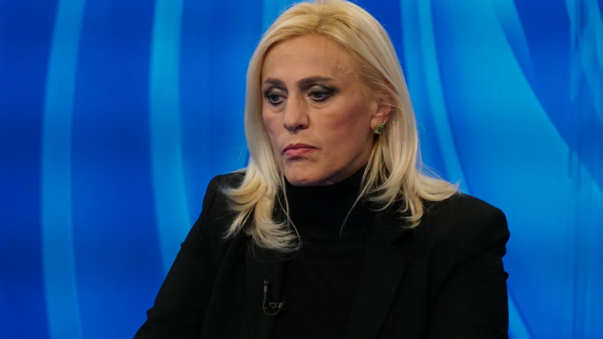 Danas je neformalna grupa građana Inicijativa za Mokstar u 12,05 u ovom gradu organizirala mirnu protestnu šetnju zbog još jednog  užasavajučeg i hladnokrvnog zločina femicida. 