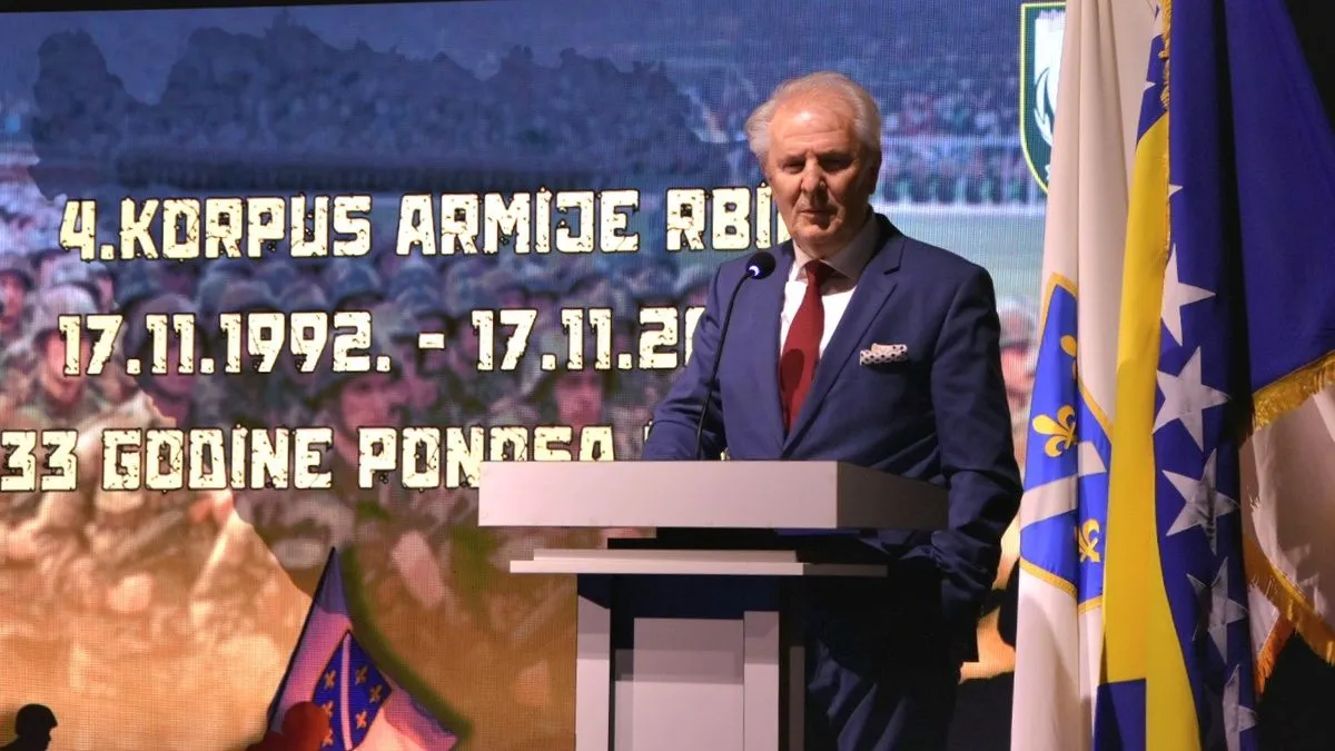 Posebno je istaknuo ulogu komandanta Arifa Pašalića, simbola odbrane Hercegovine, te Midhada Hujdura Hujke, čija je neustrašivost ostala trajni znak mostarskog otpora