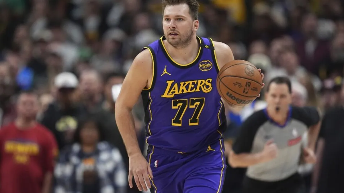 U NBA ligi sinoć su odigrane samo tri utakmice, ali su sve završene ubjedljivim pobjedama