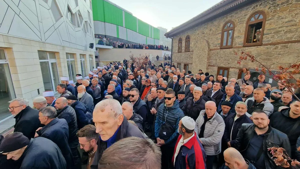 Tokom zatvorskog života kompletirao je učenje Kur'ana napamet što mu je pomoglo da lakše prebrodi svoje zatvorske dane