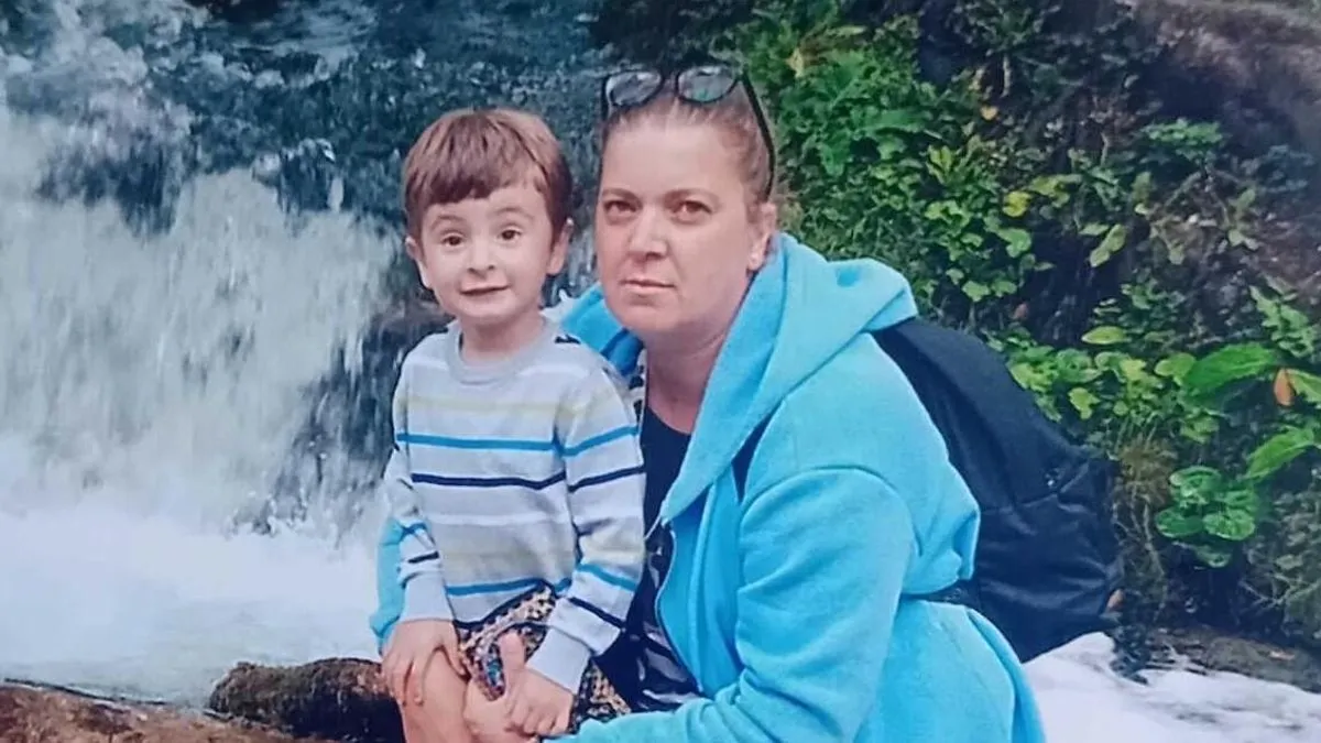  Nakon prve operacije suočila se sa ozbiljnim komplikacijama – otvorena rana prijetila je opasnošću od sepse. 