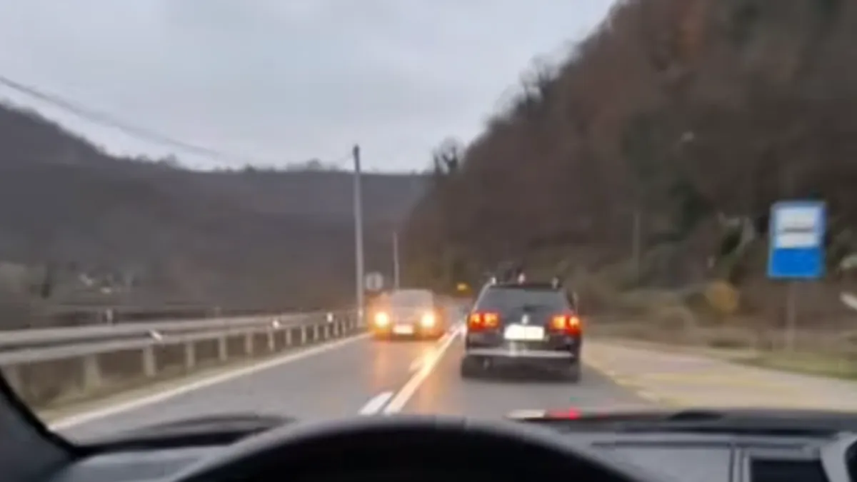 Pored drastičnog prekoračenja brzine, vozač je dodatno ugrozio sigurnost učesnika.