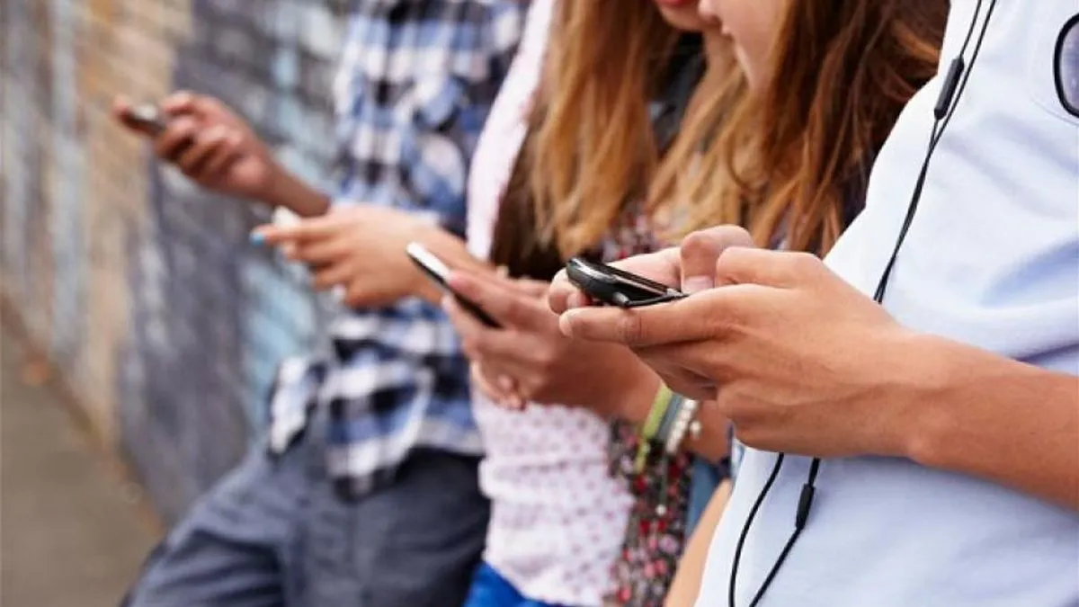 Treba li zabraniti mobitele u školama? Sve više škola u BiH uvodi pravila