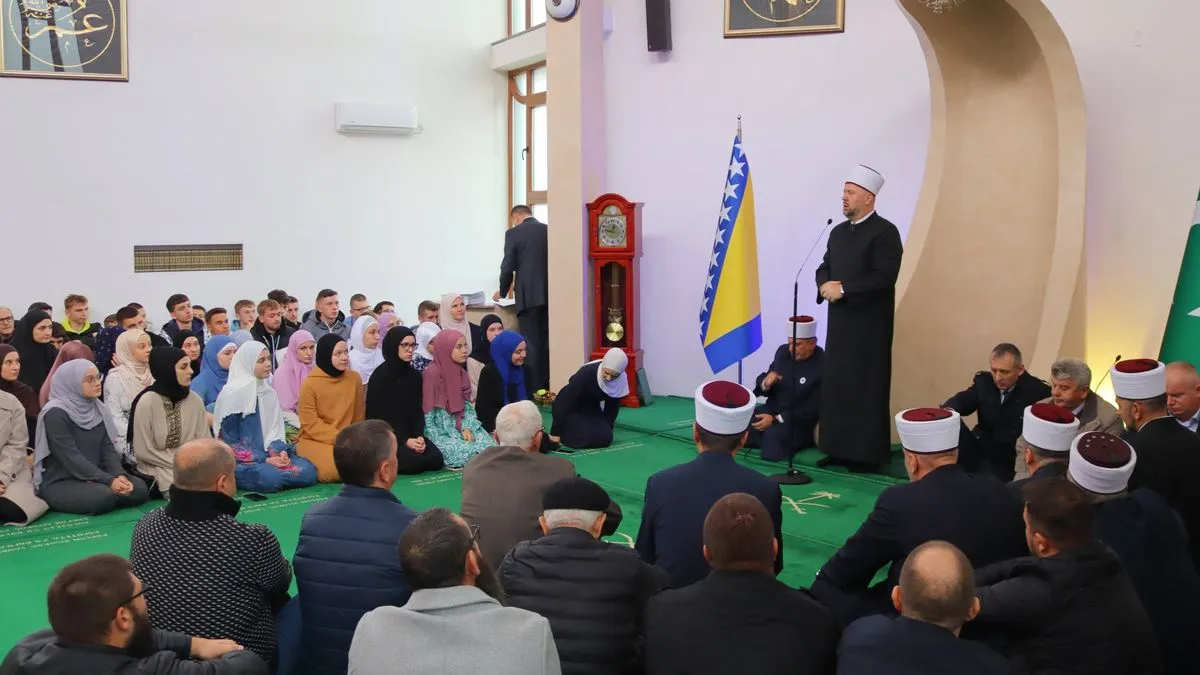 Povodom Dana državnosti: Uručeno 76 stipendija iz Fonda za stipendiranje Medžlisa IZ Žepče