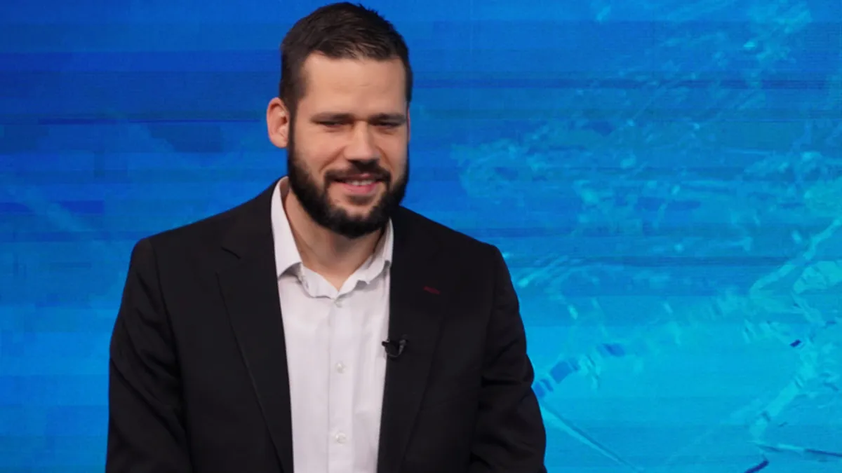 POSKOK je konačno počeo raditi nakon što je 'Istraga sedmice' prije više od 20 dana objavila zakonski sumnjive i vrlo kompromitirajuće poruke između Nikšića i Munjića.