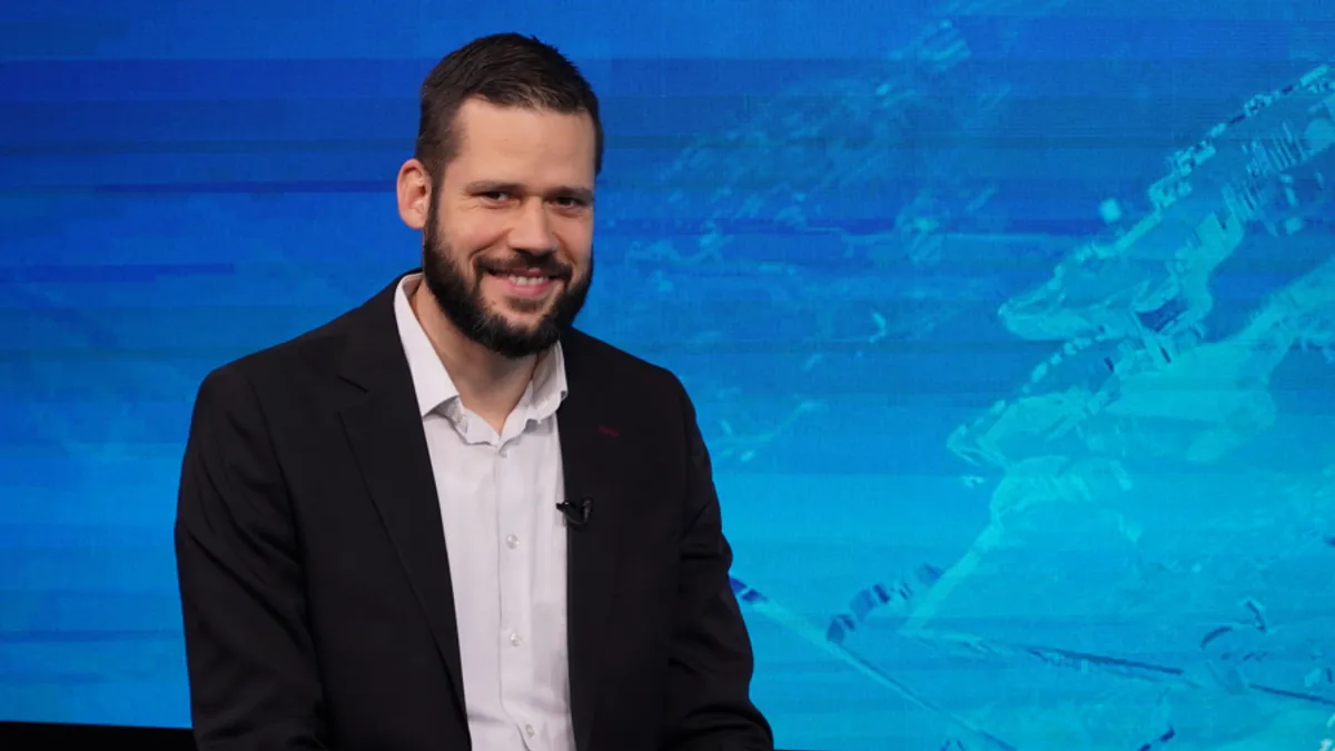 POSKOK je konačno počeo raditi nakon što je 'Istraga sedmice' prije više od 20 dana objavila zakonski sumnjive i vrlo kompromitirajuće poruke između Nikšića i Munjića.