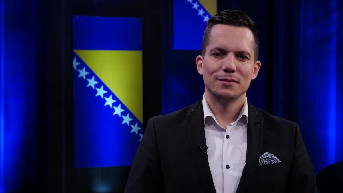 Dio čovjekovog vjerovanja je da volite svoju zemlju a djeci treba primjerom pokazati kako se voli domovina