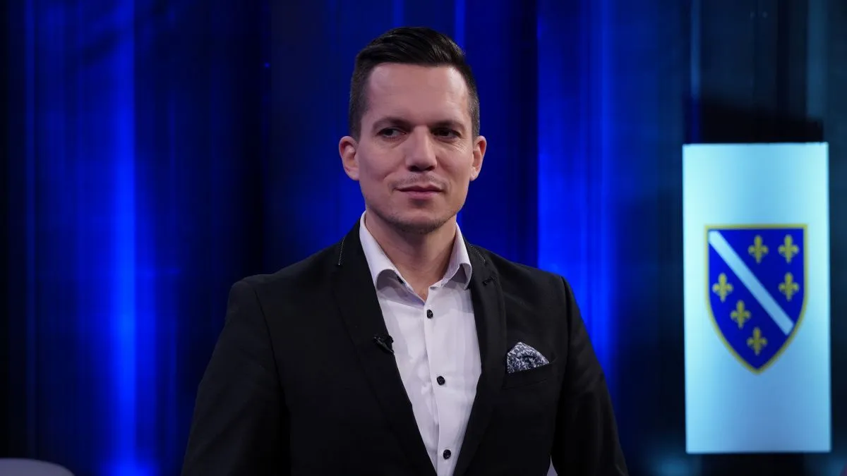 Dio čovjekovog vjerovanja je da volite svoju zemlju a djeci treba primjerom pokazati kako se voli domovina