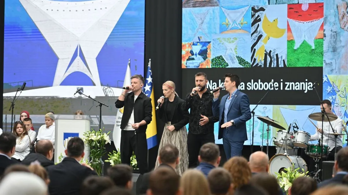 Učenici su satima uživali u raznovrsnom programu ispunjenom patriotskim pjesmama, emotivnim pričama i edukativnim historijskim sadržajima.