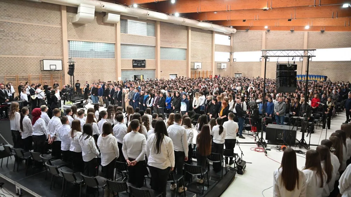 Učenici su satima uživali u raznovrsnom programu ispunjenom patriotskim pjesmama, emotivnim pričama i edukativnim historijskim sadržajima.