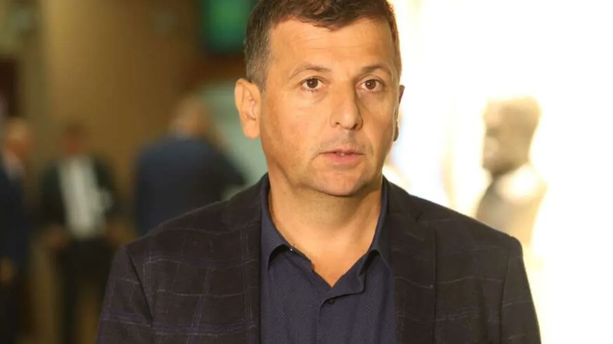 Krivična prijava protiv Radovana Viškovića, te još nekoliko osoba, podnesena je zbog afere “Auto-put” i aneksa ugovora sa Kinezima vrijednog 178 miliona maraka