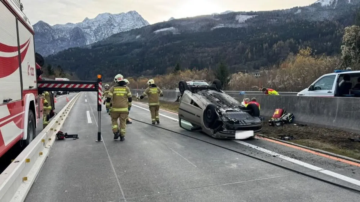 Mladić iz Bosne i Hercegovine povrijeđen je u udesu koji se desio danas nedaleko od Salzburga, na auto-putu kod Kuhla.