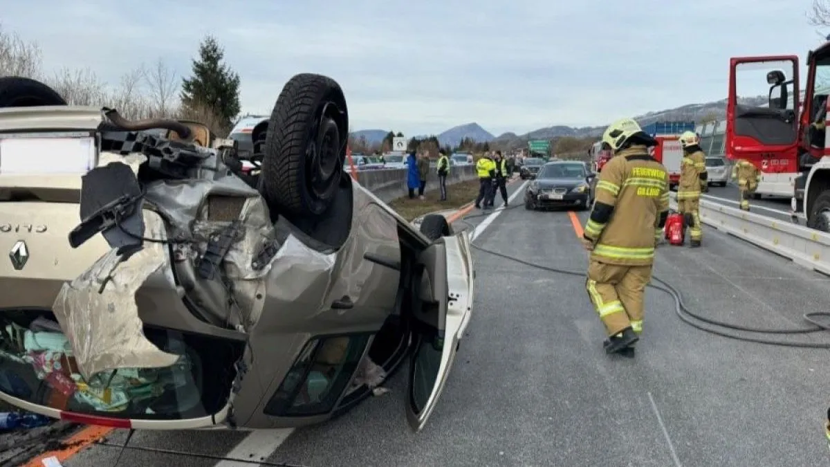 Mladić iz Bosne i Hercegovine povrijeđen je u udesu koji se desio danas nedaleko od Salzburga, na auto-putu kod Kuhla.