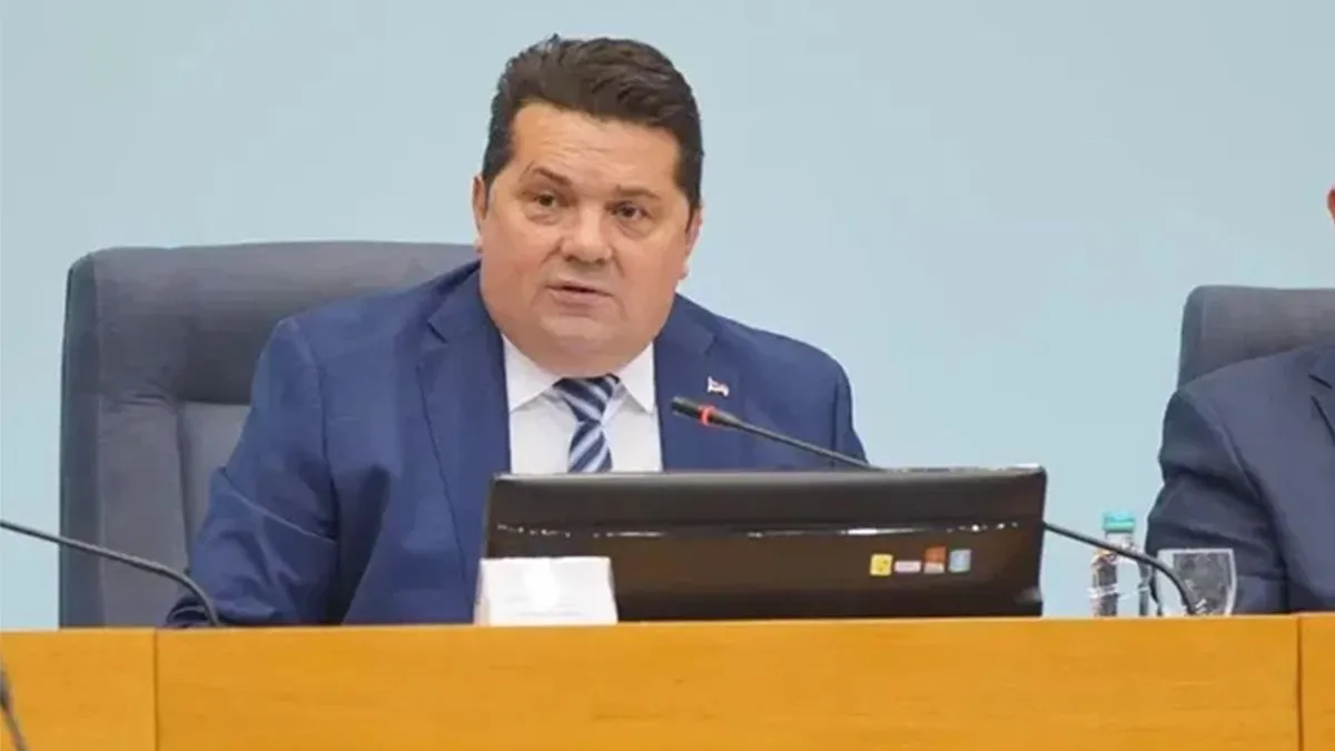 Opozicija i dalje insistira na skupštinskoj raspravi. Međutim, sve zavisi od volje većine.