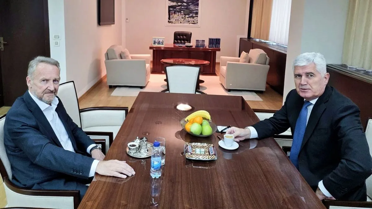 Čović je istakao kako Zastupnički dom Parlamentarne supštine BiH ne može odrediti pregovarača za pristupanje EU nego da to mora ići kroz Vijeće ministara.  