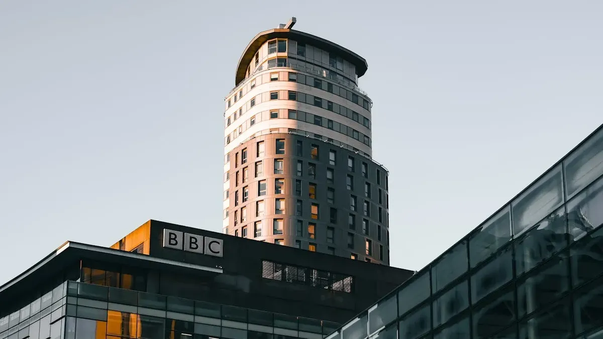 Generalni direktor BBC-ja podnio ostavku zbog sporne montaže Trumpovog govora