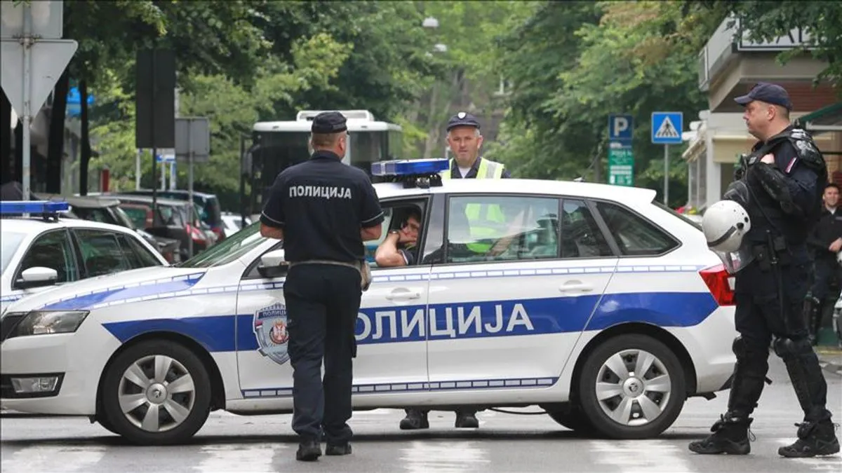 Tijelo muškarca, starog oko 50 godina, pronađeno je jutros u centru Beograda, a sumnja se da je on ubijen!