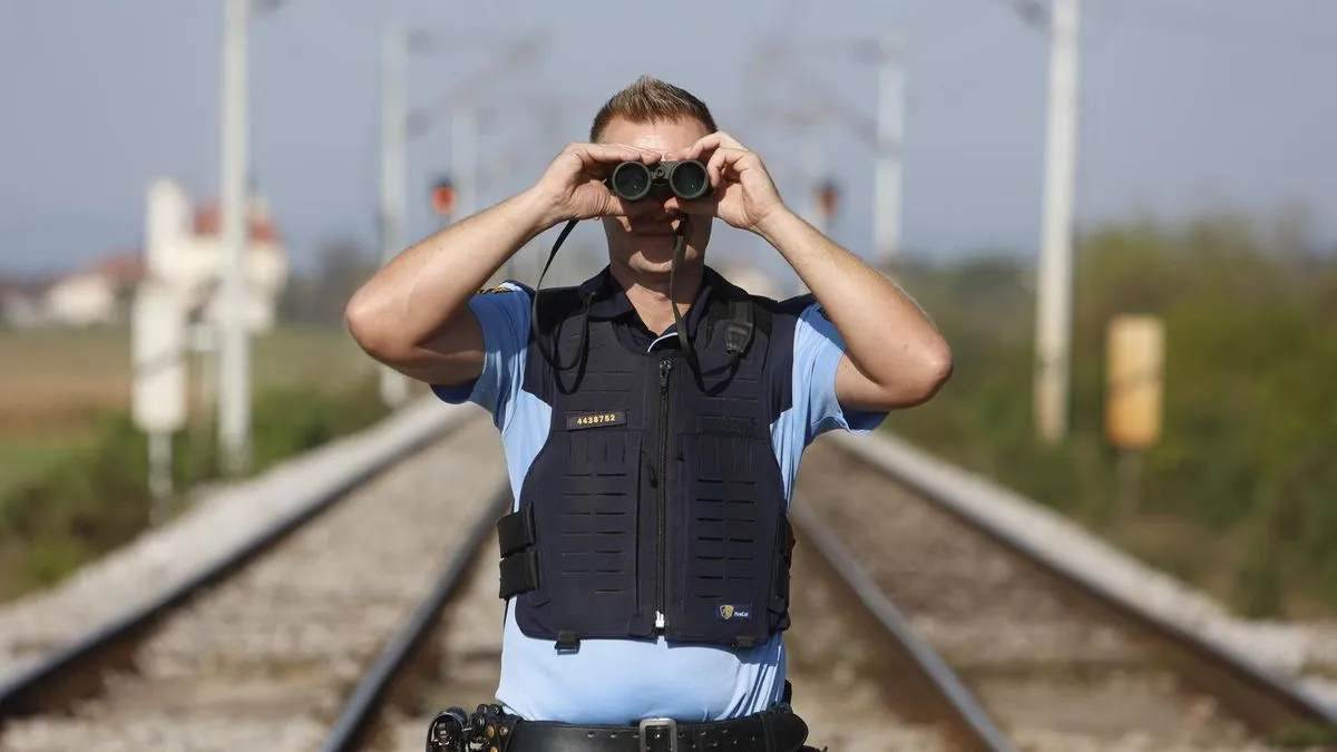 U Sloveniji će od danas granice čuvati i vojska
