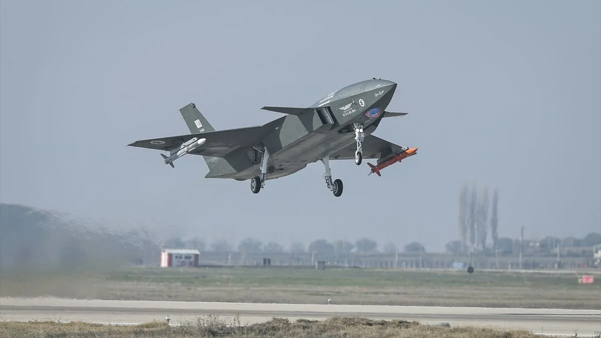 Prvi put u historiji turskog zrakoplovstva da je nacionalni avion ispalio domaću raketu zrak-zrak na zračni cilj