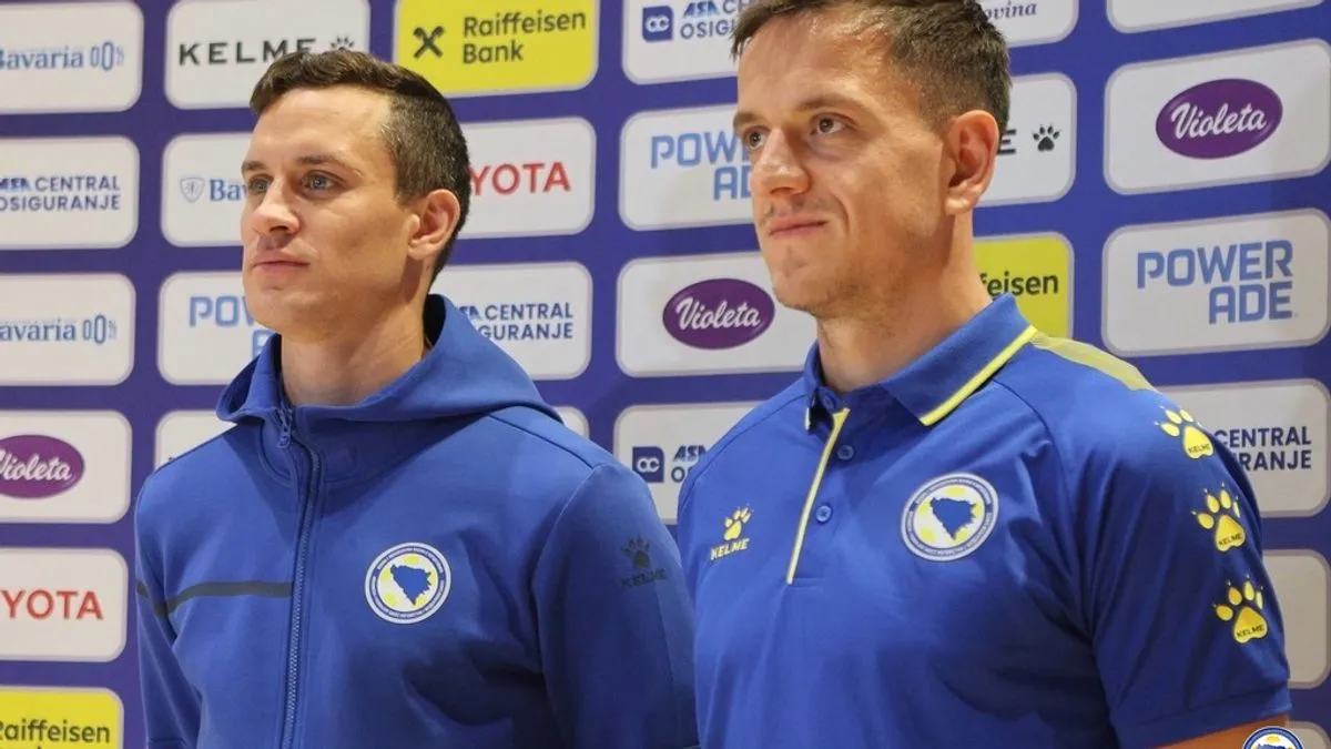 Danas su se novinarima obratili Amir Hadžiahmetović i Dario Šarić.