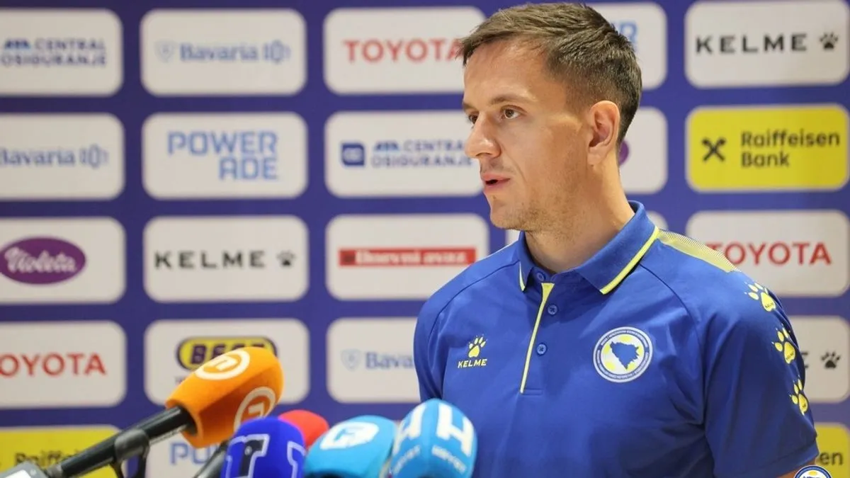 Danas su se novinarima obratili Amir Hadžiahmetović i Dario Šarić.