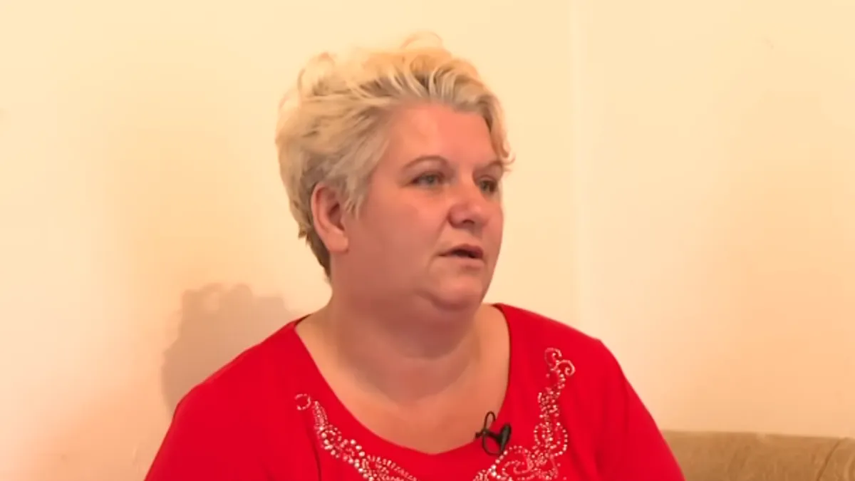  Najviše zaboli priča njihove srednje djevojčice koja se skoro svakog dana iz škole vraća uplakana. Plače jer joj se drugari rugaju.