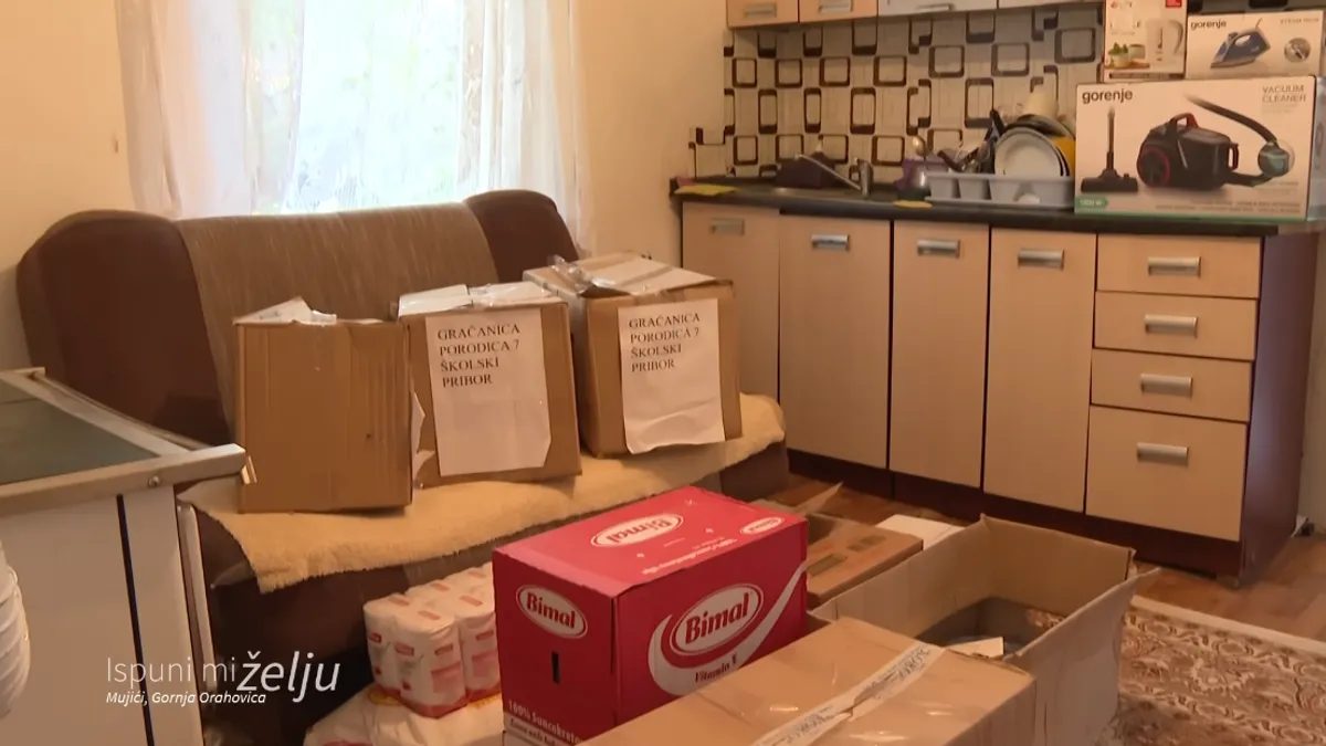  Najviše zaboli priča njihove srednje djevojčice koja se skoro svakog dana iz škole vraća uplakana. Plače jer joj se drugari rugaju.