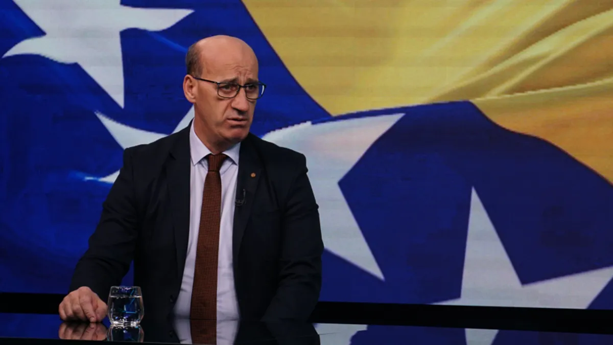 Večerašnji gost emisije '7Plus' je jedan od najgalsnijih i najupronijih branilaca pozicije Bošnjaka u RS i zastupnik u NSRS Ramiz Salkić s kim smo razgovarali o proteklim izborima.